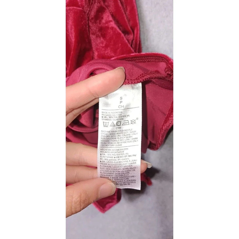 Old Navy Velvet Peplum Waist Defining Blouse Small Deep Red Puff Sleeve Babydoll